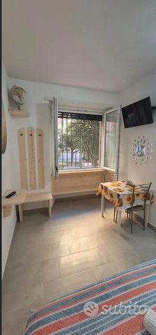 RE DI ROMA-monolocale/SPESE INCLUSE - Foto 3