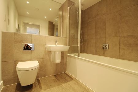 Sterling Square, Reading, RG1 2BP - Photo 4