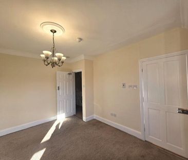 4 bedroom terraced house to rent - Photo 5