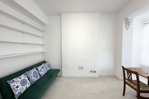 Nevern Square, LONDON - Photo 1