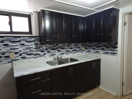 For Lease - 6 Galewood Drive, Toronto, Ontario - Photo 4