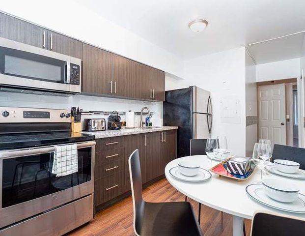 Grange Apartments | 164-168 Grange Avenue, Toronto - Photo 1
