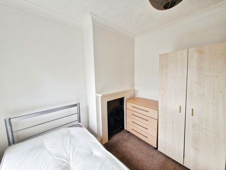 1 bedroom property to rent Room 4 198 Market Street, Eastleigh, SO50 - Photo 4