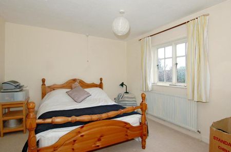 3 bedroom detached house to rent - Photo 4
