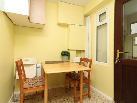 Terraced House to rent on - Photo 4