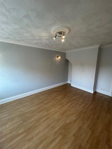 2 Bedroom Semi-Detached House For Rent in Parkfield Road North, Manchester - Photo 2