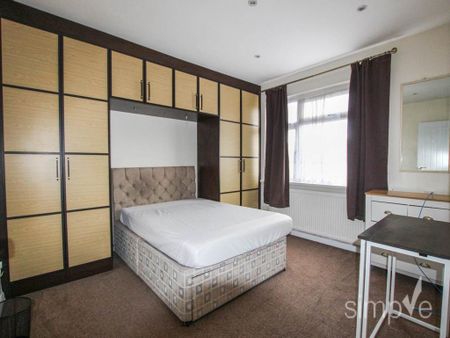 3 bedroom maisonette to rent - Photo 4