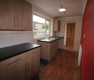 3 bedroom terraced house to rent - Photo 6