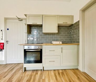 1 bedroom Apartment to let - Photo 3