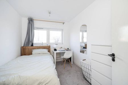 3 bedroom flat to rent - Photo 3