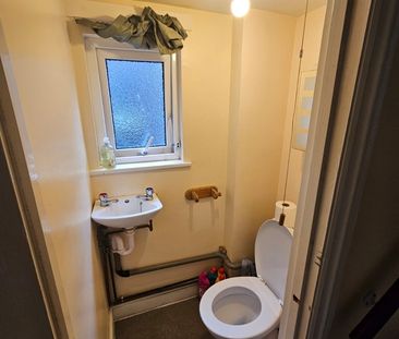 Room in a Shared House, St Pauls Road, N17 - Photo 1