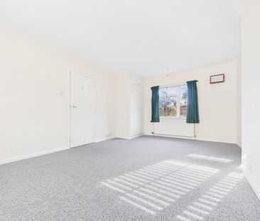 4 bedroom semi-detached house to rent - Photo 4