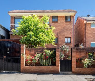 Spacious freestanding 3 bedroom house - Photo 3