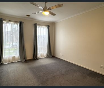 Spacious & Affordable 4-Bedroom Family Home in Cranbourne West - Photo 6