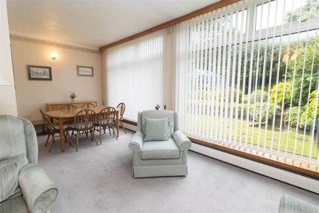 4 Bedroom House - Semi-Detached - Photo 2