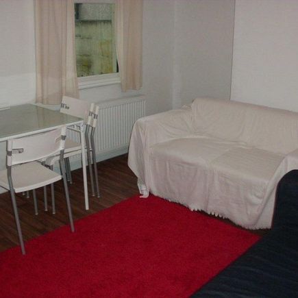 1 Bed - Victoria Street, Gillingham - Photo 1