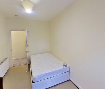 3 bedroom apartment to rent - Photo 5