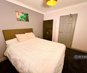 1 bedroom in a house share to rent - Photo 6