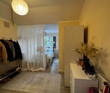 4 bedroom semi-detached house to rent - Photo 5