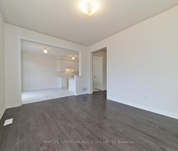 Detached Home For Lease | X8143146 - Photo 2