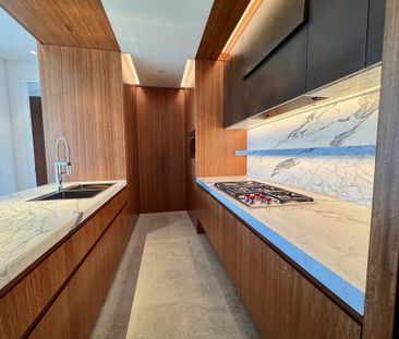 CORNER SUB-PENTHOUSE WHERE YOU SEE CENTRE-POINT TOWER and beyond AT... - Photo 4