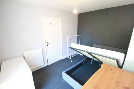 Room in a Shared House, Blenheim Road, RG1 - Photo 3