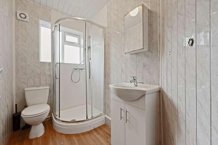 Hanover Court, Uxbridge Road, Shepherds Bush, W12 - Photo 4