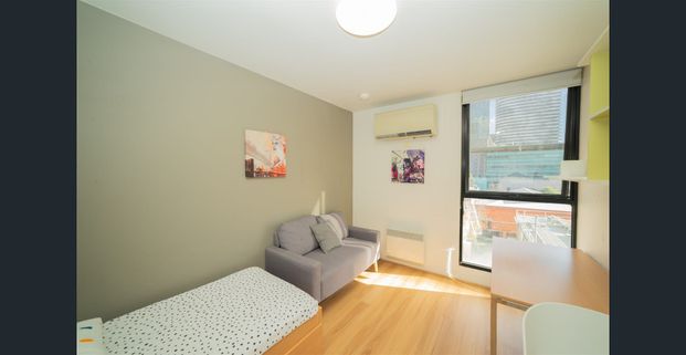 Large Corner Studio Next to RMIT and University of Melbourne - Photo 1