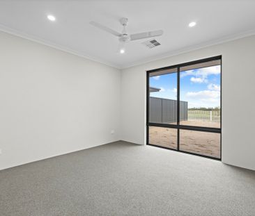 Modern Coastal Living with Golf Course Views - Photo 4