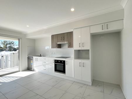 Modern Two-Bedroom Duplex - Photo 4