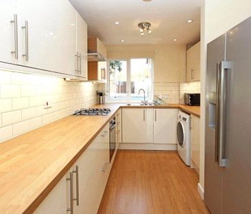 1 bedroom in a house share to rent - Photo 3