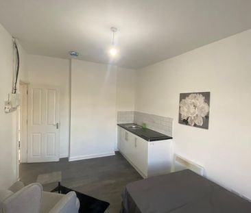 Studio Flat, Stoney Stanton Road, CV6 - Photo 1