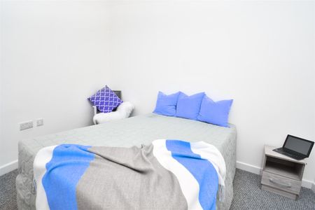 1 bed house share to rent in Ribblesdale Street, Burnley, BB10 - Photo 3