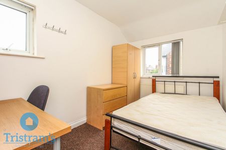 5 bed Semi-Detached House for Rent - Photo 2