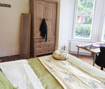 6 bedroom flat to rent - Photo 2