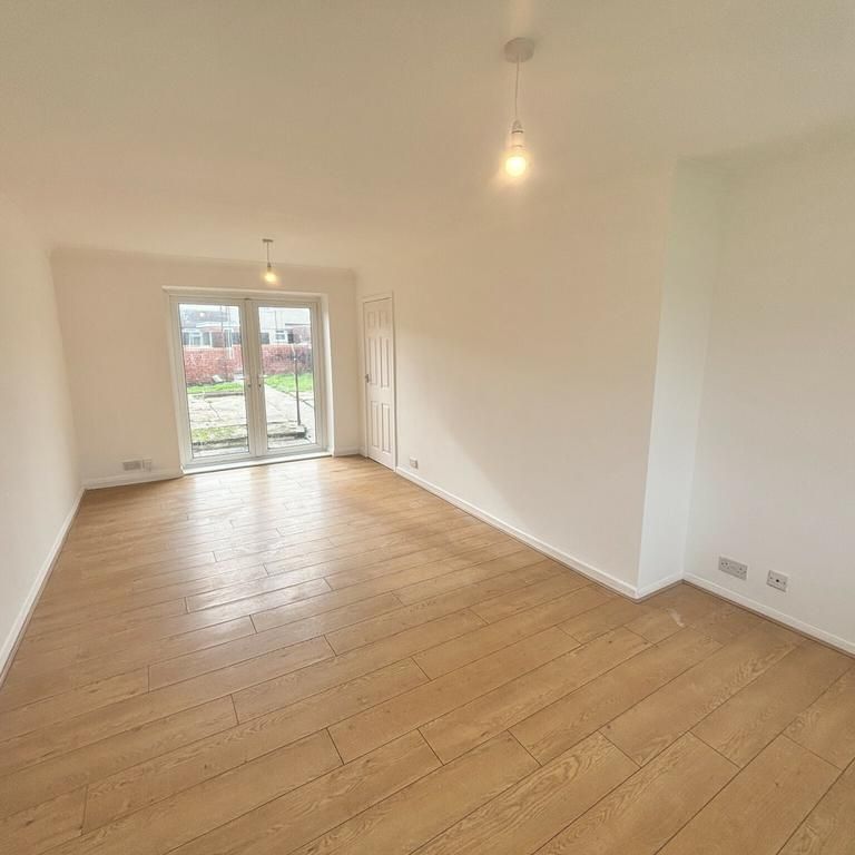 3 bedroom terraced house to rent - Photo 1