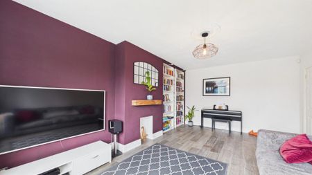 4 bedroom detached house to rent - Photo 4