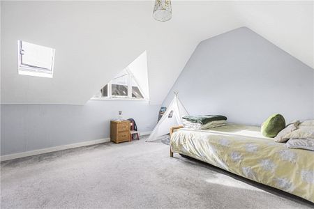 A large two bedroom character property in the popular and well connected village of Marcham. - Photo 5