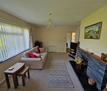 2 bedroom detached bungalow to rent - Photo 2