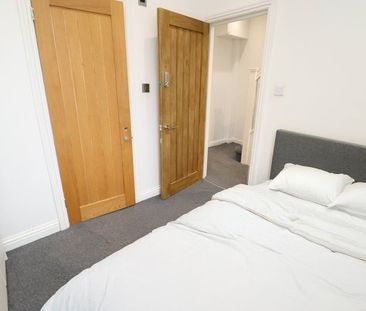 Room in a Shared Flat, Leythe Road, W3 - Photo 2