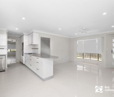 CHARMING FAMILY HOME CLOSE TO BAY IN THORNESIDE - Photo 6