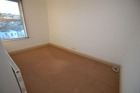 4 bedroom terraced house to rent - Photo 5