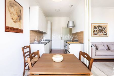 Bright and elegant apartment in the San Giovanni neighborhood - Photo 2