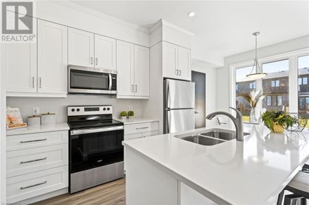 For Lease - 7129 Parsa Street, Niagara Falls, Ontario - Photo 5