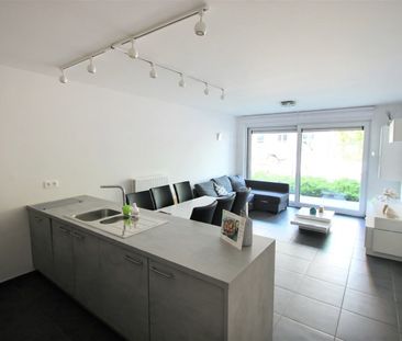 Gelijkvloersappartement met tuin en 2 slaapkamers - Photo 1