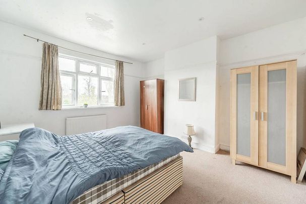 4 bedroom semi-detached house to rent - Photo 1