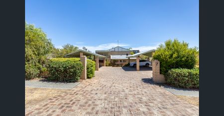 Spacious Two-Bedroom Unit with Large Backyard - Photo 5