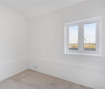 A 2 bedroom semi-detached house situated within Wendover. - Photo 5