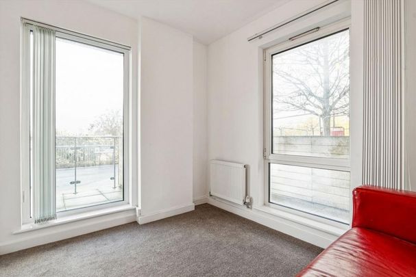 3 bedroom flat to rent - Photo 1