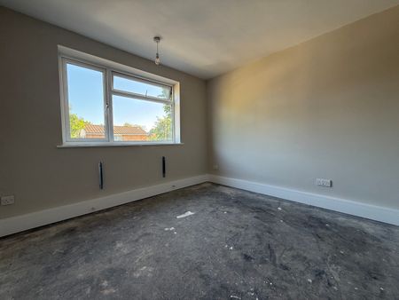 Chantry Close, Windsor - Photo 3